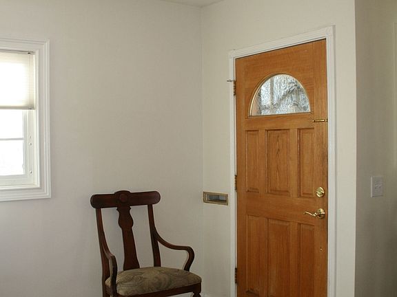3rd image of 154 N Barranca Ave