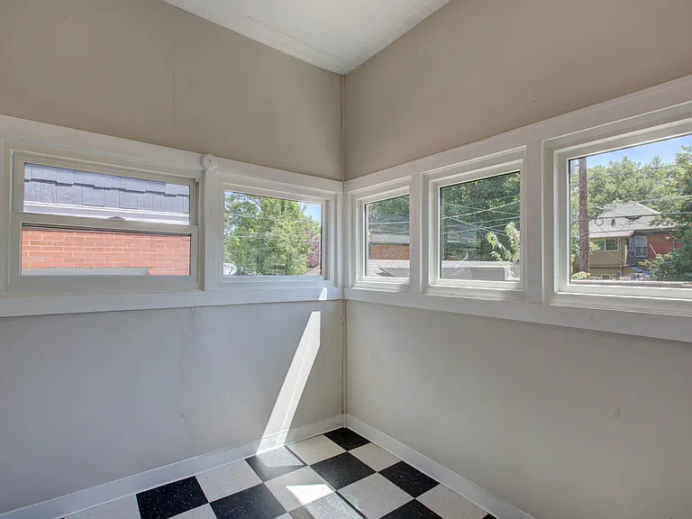 1124 N. St. Paul Street — Photo 22