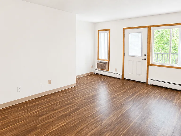 Rolling Hills Apartments — Photo 52
