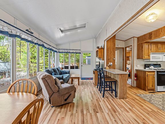 3rd image of 1019 Club Sebago Way
