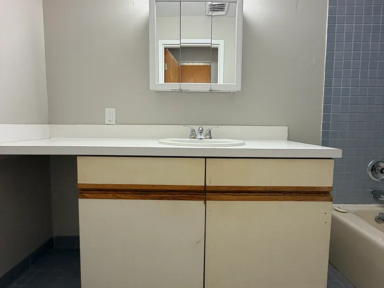 275 Chapel St #4-C — Photo 12