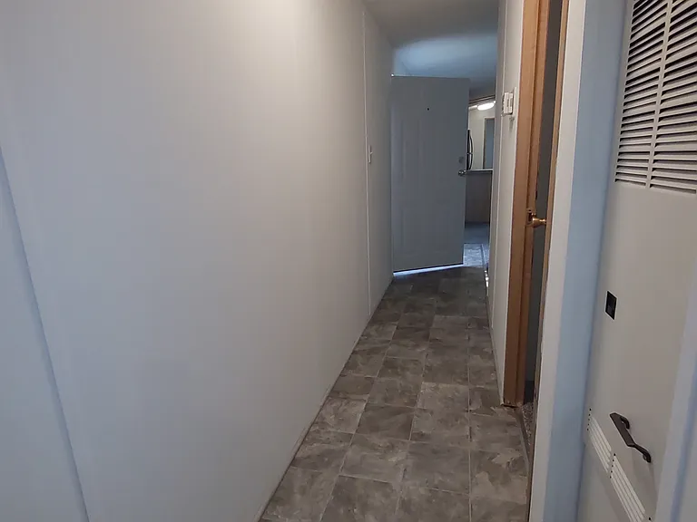8685 Green Meadows Ln — Photo 3