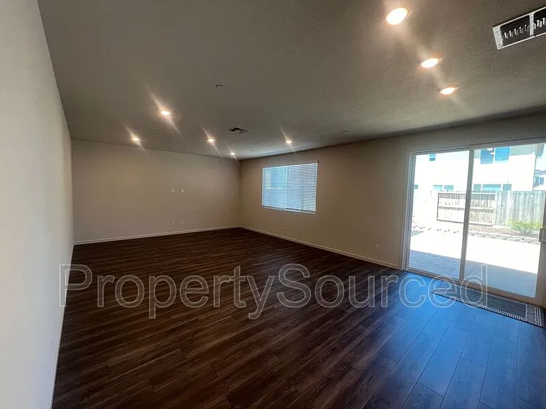 2957 Mokelumne Ct — Photo 9