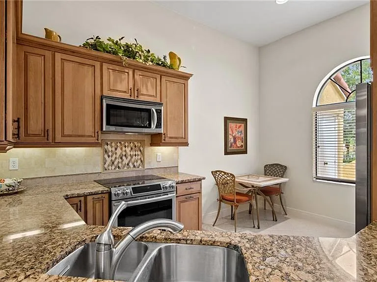 577 Beachwalk Cir #R-202 — Photo 11