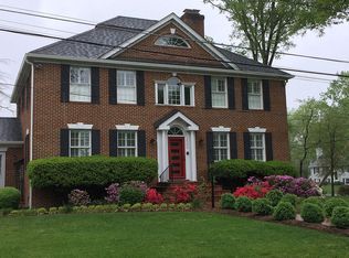 1500 Grassymeade Ln, Alexandria, VA 22308