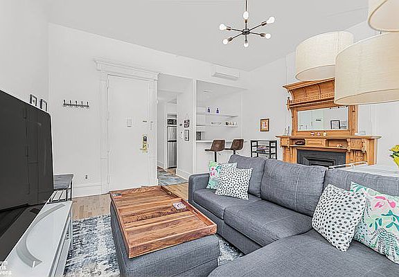4th image of 113 W 131st St #2