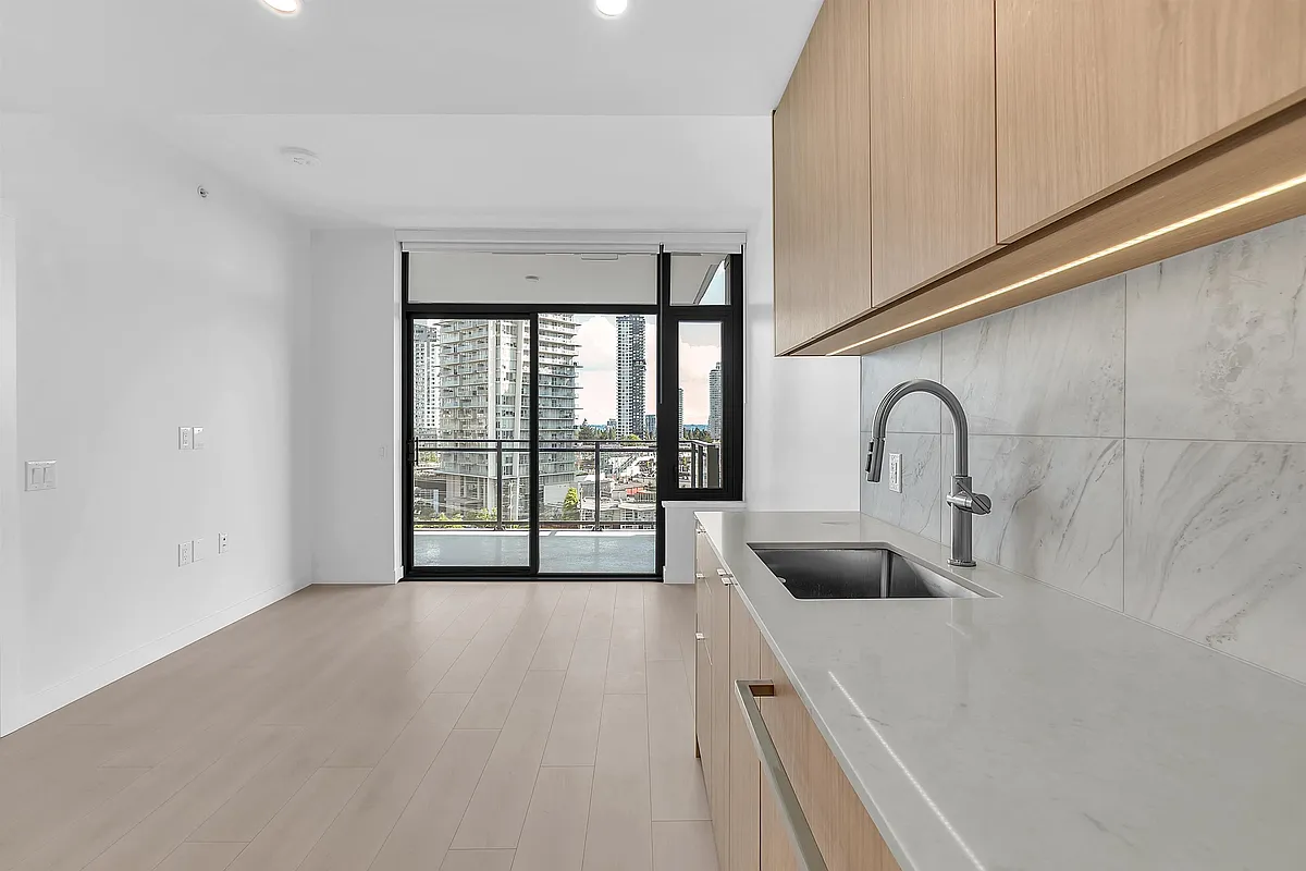 Building Photo - 626 Claremont St #1401