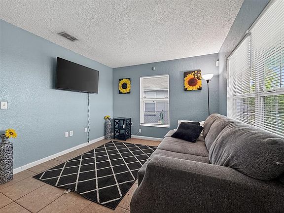 3rd image of 1155 W 5th St