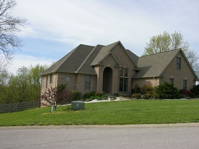 1st image of 924 Country Oaks Dr