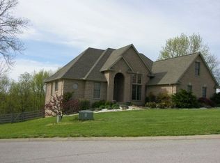 924 Country Oaks Dr, Richmond, KY 40475