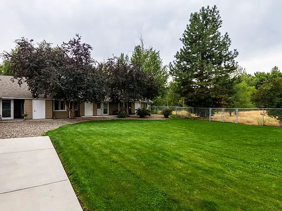 5th image of 3085 Resort St #8282