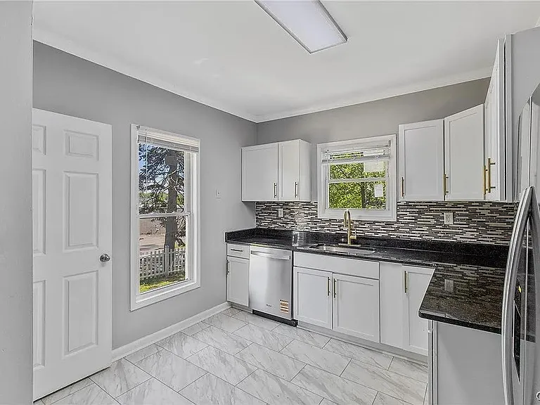 203 Maple St #1 — Photo 30