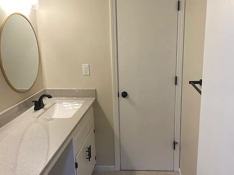 4301 NW Winslow Ct — Photo 7