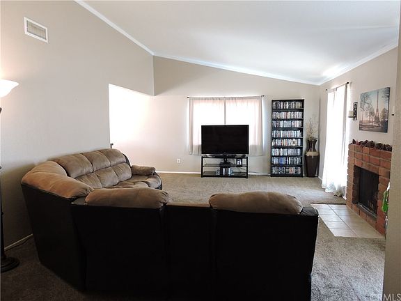 4th image of 9954 Lime Ave