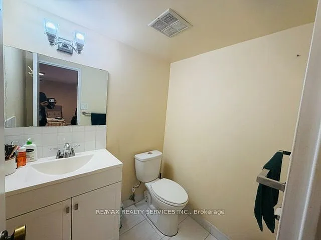 25 Kensington Rd #1402 — Photo 17