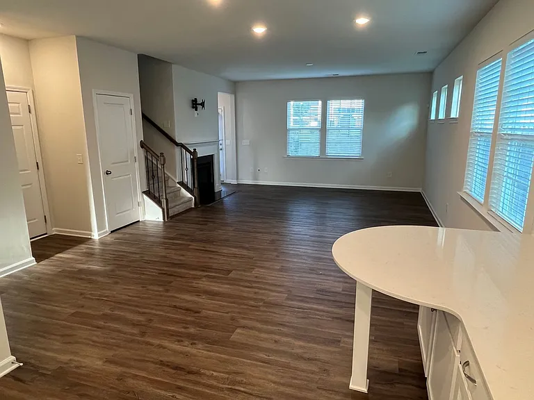1037 Bunker Hill Rd — Photo 7
