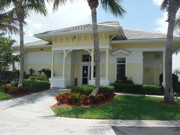 906 Mariner Bay Blvd — Photo 40