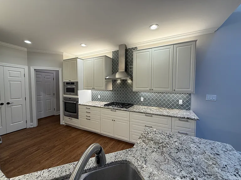 205 Tynemouth Dr — Photo 22