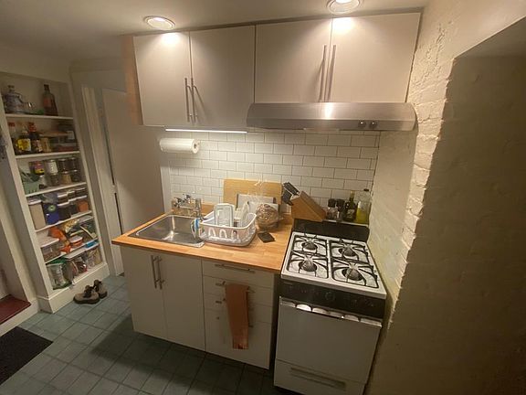 3rd image of 31 Wendell St #2