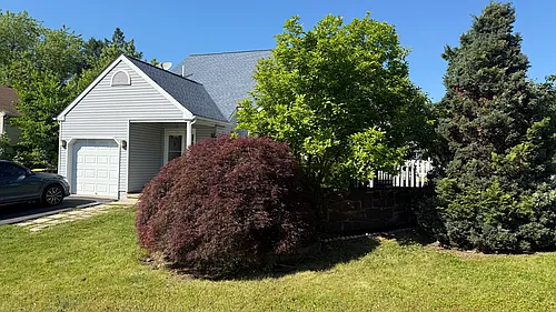 235 Village Green Ln Photo 1