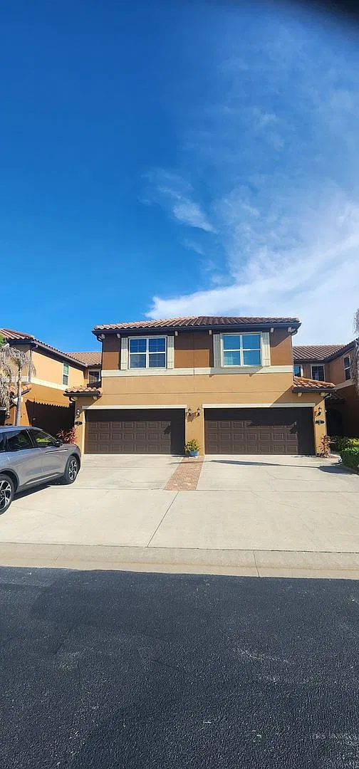 Beach Townhome — Photo 1