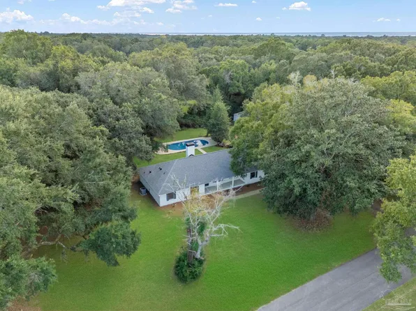 4853 Blakemore Dr, Pace, FL 32571