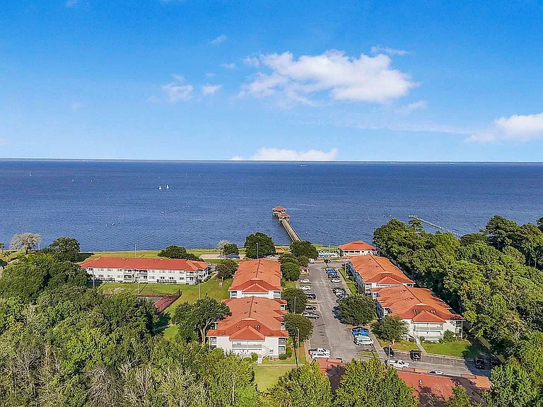 grandview pointe amenities drone-11