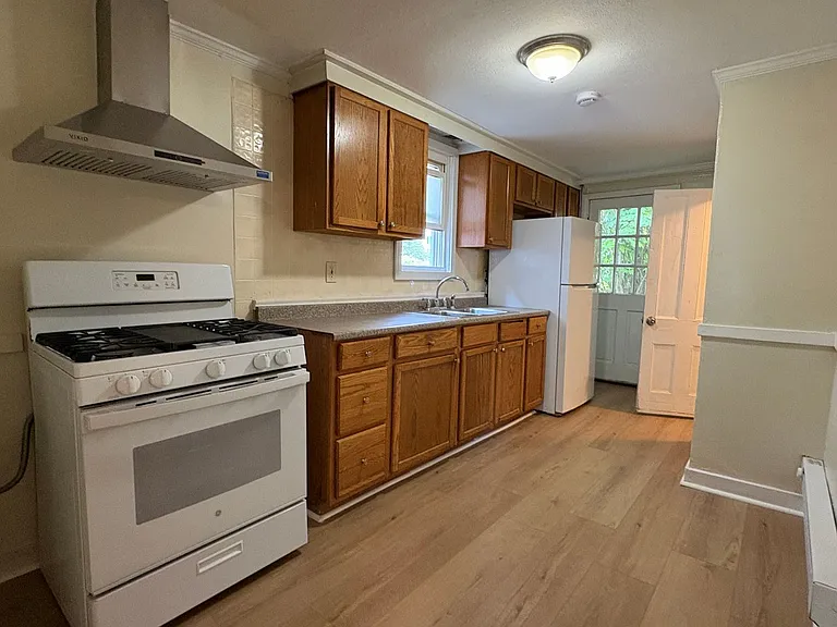 84 Mill Street - Red Pod — Photo 8