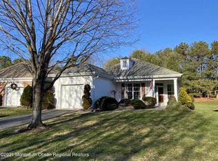 14 Autumn Rise Ln, Lakewood, NJ 08701