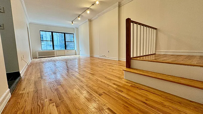 Rented by HOLTON REAL ESTATE INC. | media 15