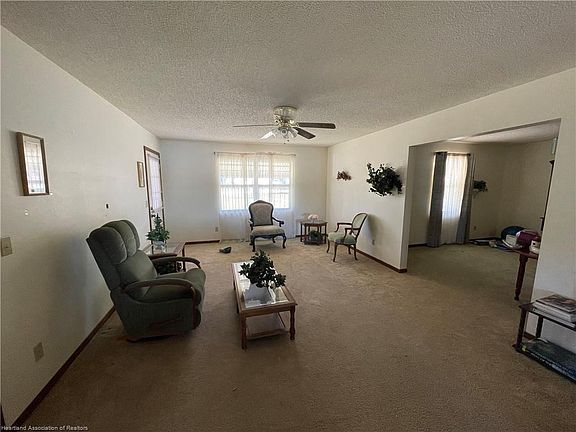 5th image of 420 Clearwater Lake Dr