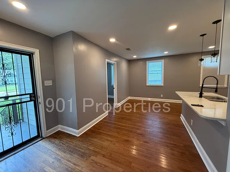 1096 McEvers Rd — Photo 5