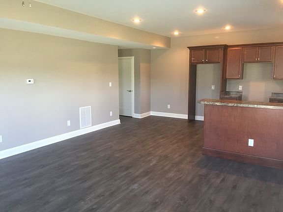 Kitchen/ Dining area