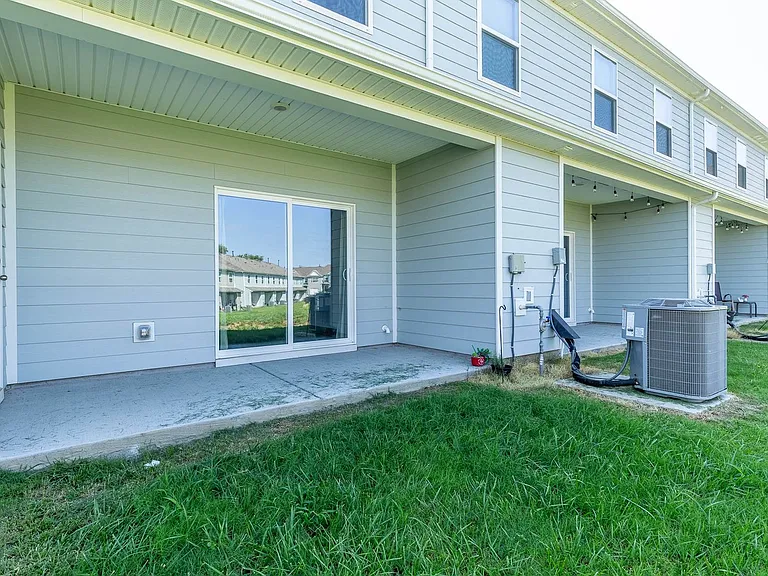 626 Longtail Ln — Photo 32