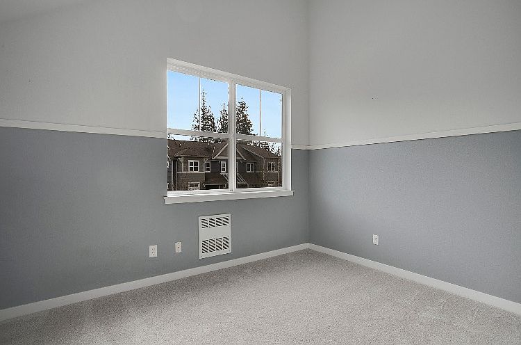 2nd image of 2324 NE Park Dr