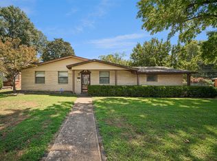 5247 S Columbia Ave, Tulsa, OK 74105