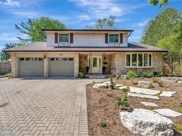 28 Upper Canada Pl, Kitchener, ON N2P 1G1