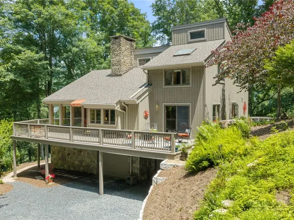 221 White Oak Trail, Banner Elk, NC 28604
