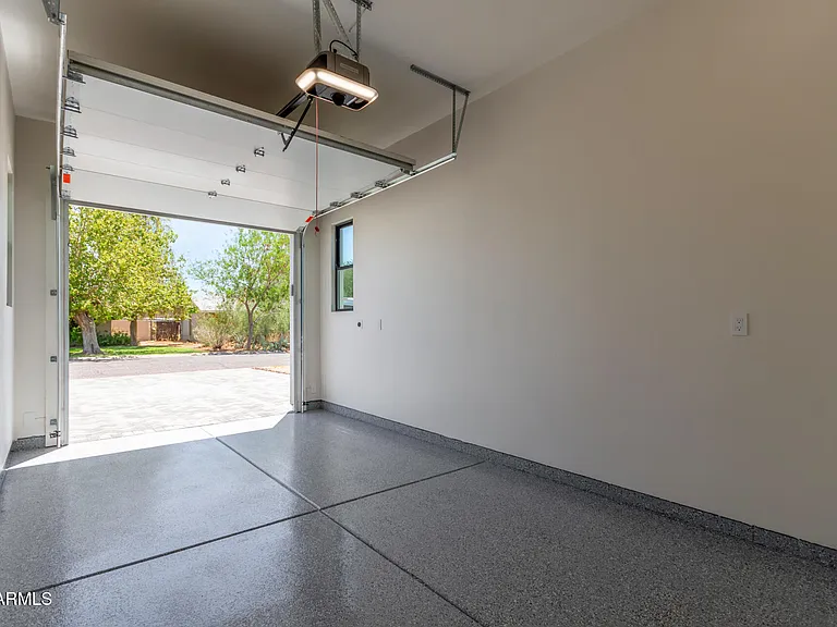 3014 E Avalon Dr — Photo 40