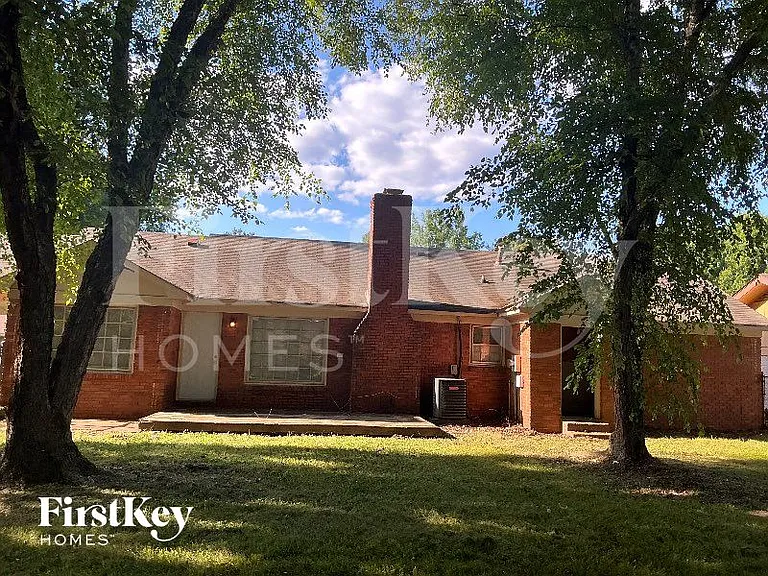 5819 Fox Lair Ave — Photo 13