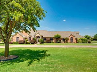 1349 W Alamosa Dr, Terrell, TX 75160