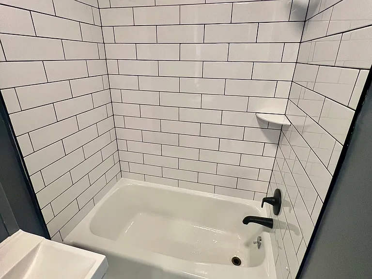 1190 Pleasant St #1 — Photo 17