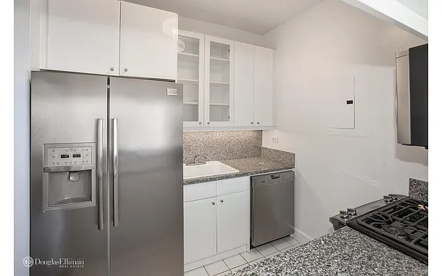 Rented by Douglas Elliman | media 13