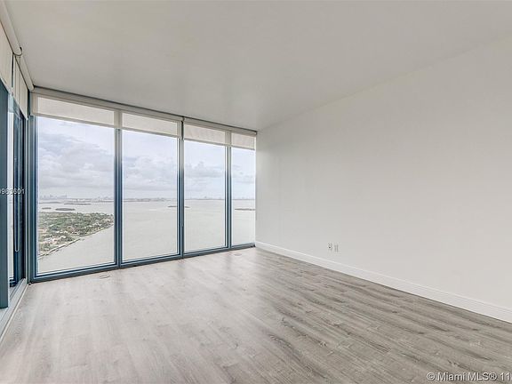 3rd image of 601 NE 36th St APT 3109