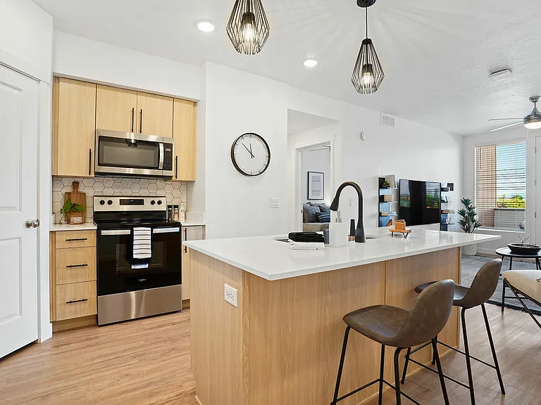 The Devon at University Place — Photo 18