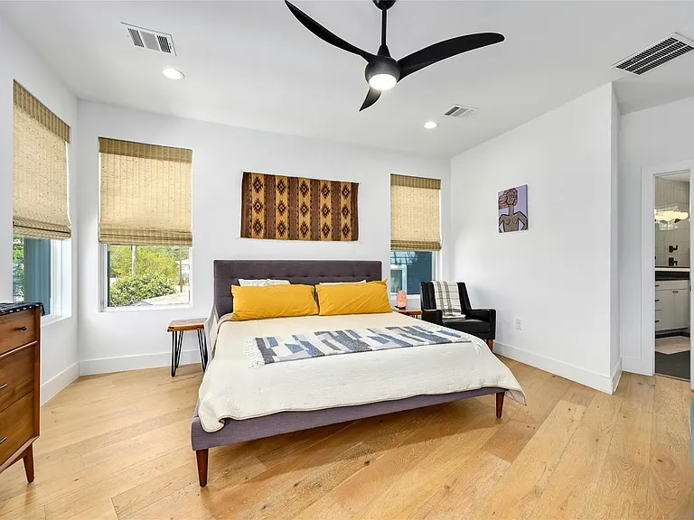 1187 Oak Grove Ave — Photo 13