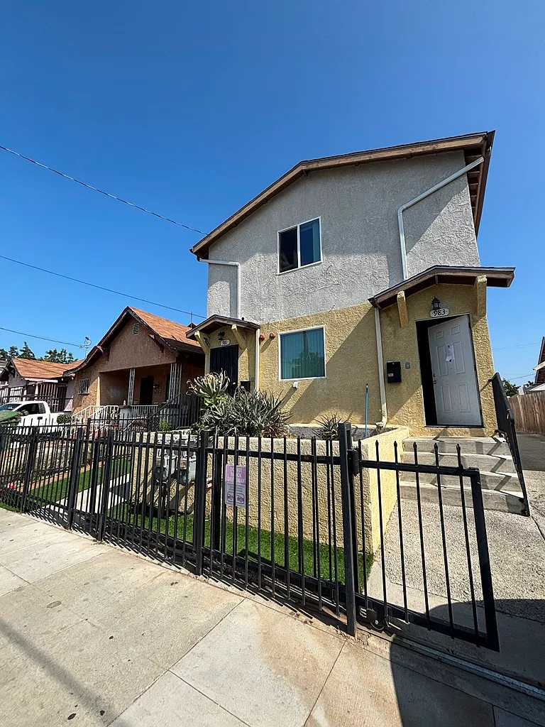 5 bed, 1840 sqft, $4,200 — Photo 1