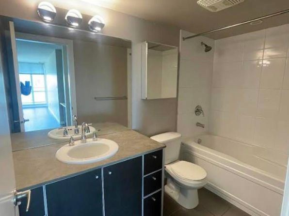 2 bedroom rental in Surrey — photo 11