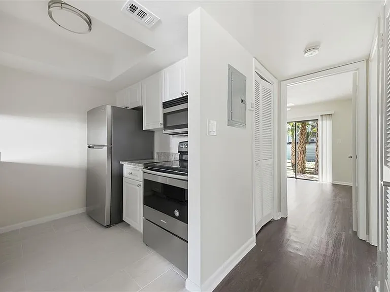 3102 W Horatio St #12 — Photo 4