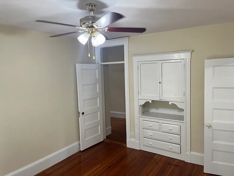 204 Pearl St #4 — Photo 6